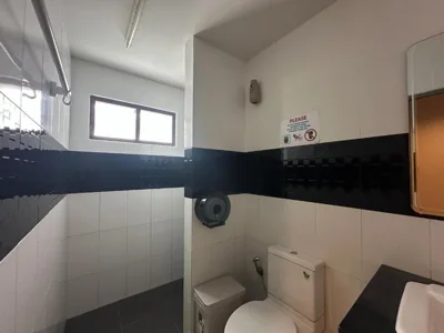 By the Beach Hostel – Photos 14